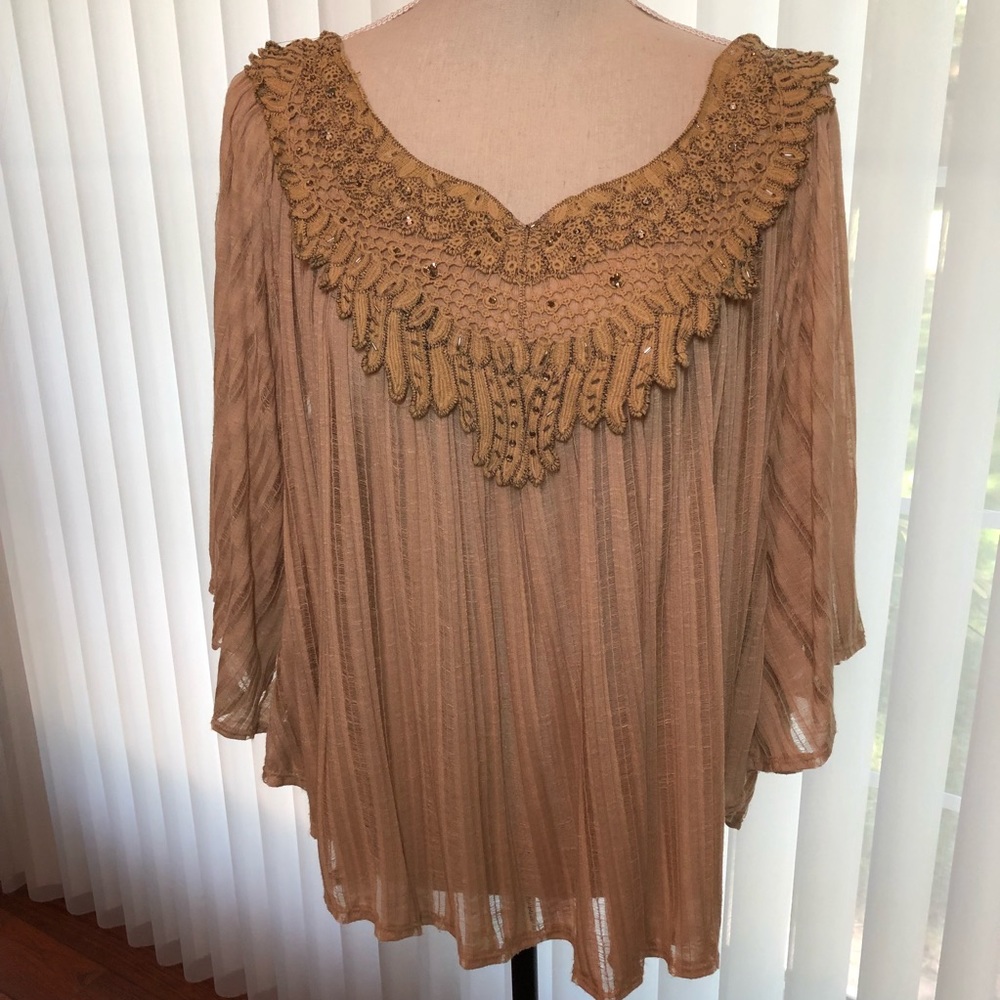 Willow & Clay boho butterfly sleeve top Size S